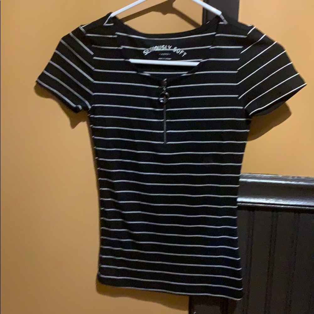 Aeropostale stripped t-shirt